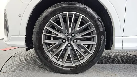 Audi Q3 (F3) 40 TFSI 2024 5