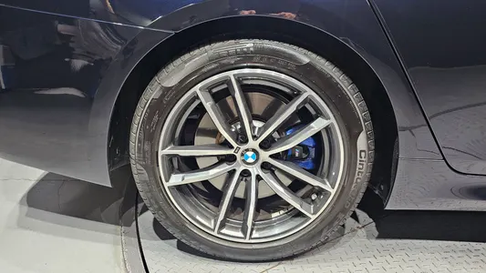 BMW 5 Series (G30) 520i M 2023 5