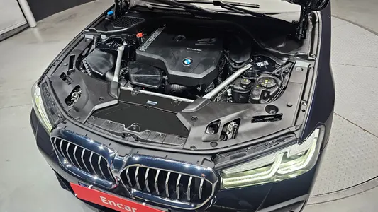 BMW 5 Series (G30) 520i M 2023 6