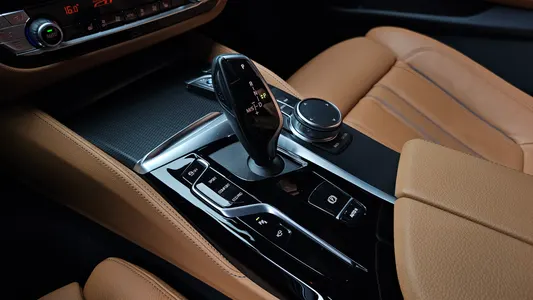 BMW 5 Series (G30) 520i M 2023 9