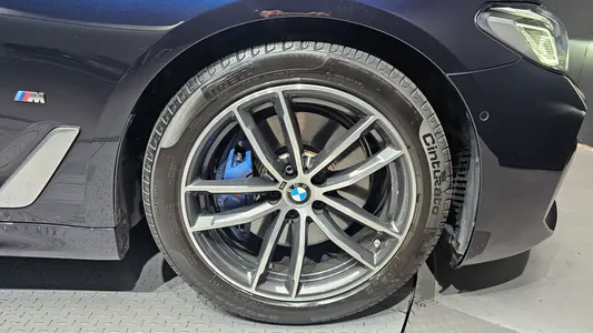 BMW 5 Series (G30) 520i M 2023 21