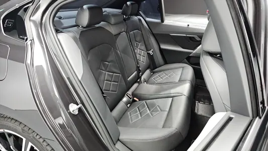 BMW 5 Series (G60) 530i xDrive M 2024 10