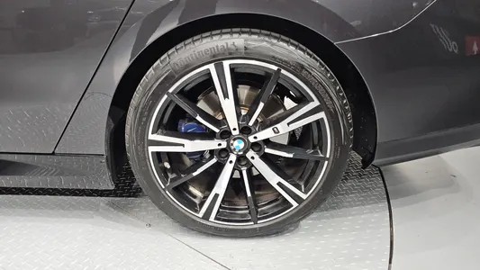 BMW 5 Series (G60) 530i xDrive M 2024 21