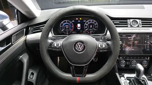 Volkswagen 아테온 2.0 TDI 2018 13