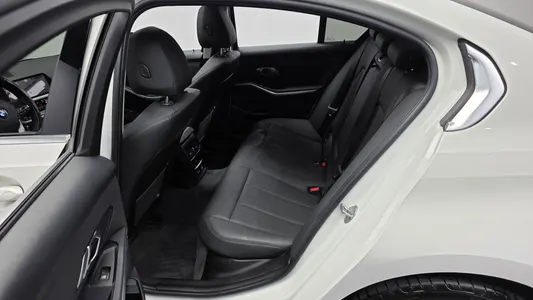 BMW 3 Series (G20) 320d 2019 26