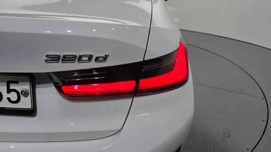 BMW 3 Series (G20) 320d 2019 23