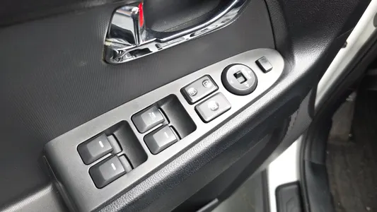 Kia R 2WD TLX 2012 27