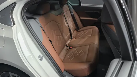 BMW 5 Series (G60) 530i xDrive 2024 11