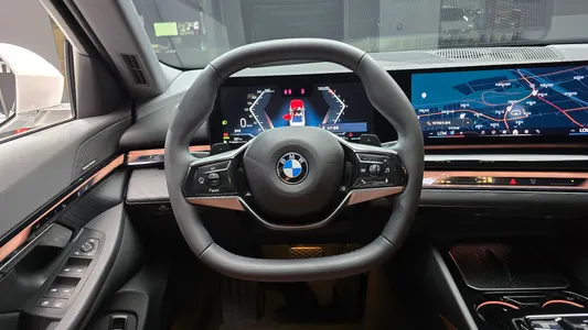 BMW 5 Series (G60) 530i xDrive 2024 13