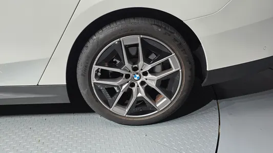 BMW 5 Series (G60) 530i xDrive 2024 21
