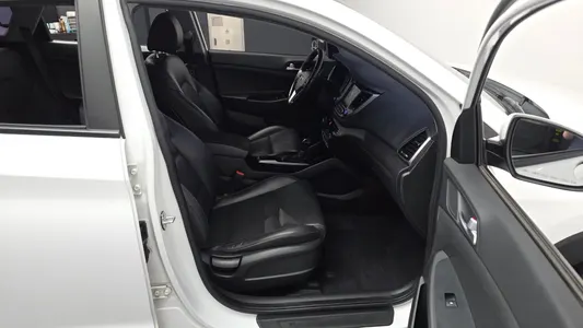 Hyundai Tucson 1.7 2WD 2017 11