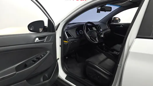 Hyundai Tucson 1.7 2WD 2017 10