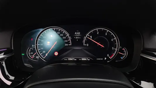 BMW 5 Series (G30) 520d M 2018 8
