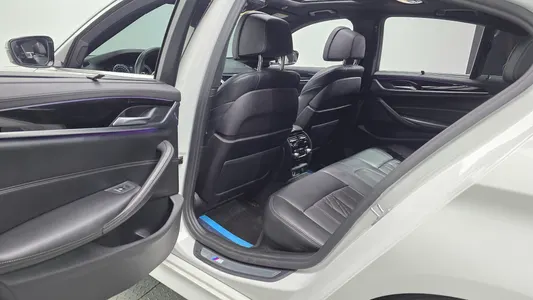 BMW 5 Series (G30) 520d M 2018 12