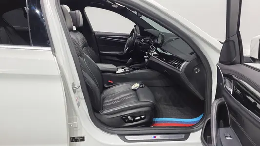 BMW 5 Series (G30) 520d M 2018 26