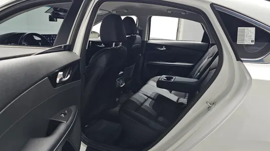 Kia K3 2 1.6 2022 11