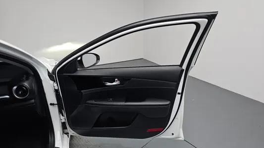 Kia K3 2 1.6 2022 24