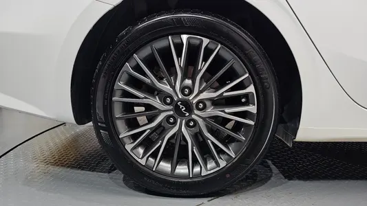 Kia K3 2 1.6 2022 21