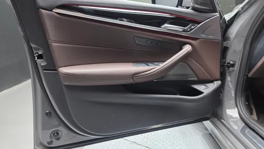 BMW 5 Series (G30) 530i xDrive M 2022 24