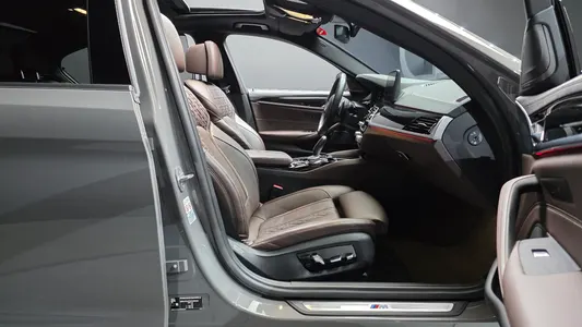 BMW 5 Series (G30) 530i xDrive M 2022 26