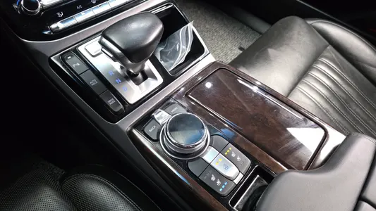 Genesis EQ900 3.3 T-GDI AWD 2016 9
