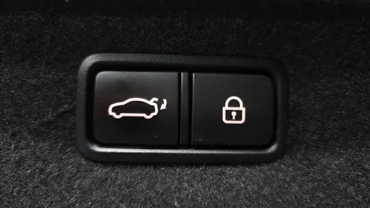 Genesis EQ900 3.3 T-GDI AWD 2016 38