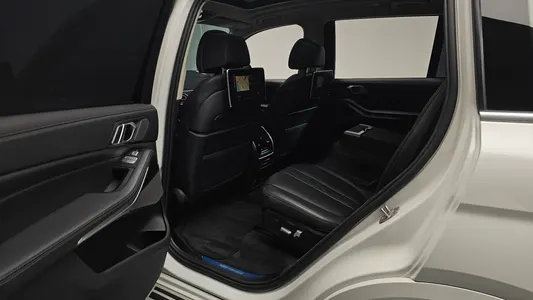 BMW X7 (G07) xDrive 40i 7 2021 26