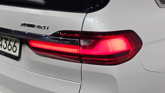 BMW X7 (G07) xDrive 40i 7 2021 23