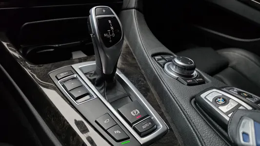 BMW 6 Series (F12) 640i 2013 9