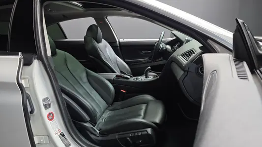 BMW 6 Series (F12) 640i 2013 11