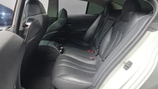 BMW 6 Series (F12) 640i 2013 12