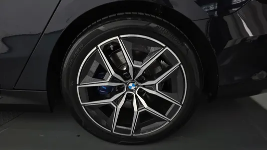 BMW 5 Series (G60) 523d xDrive M 2025 21
