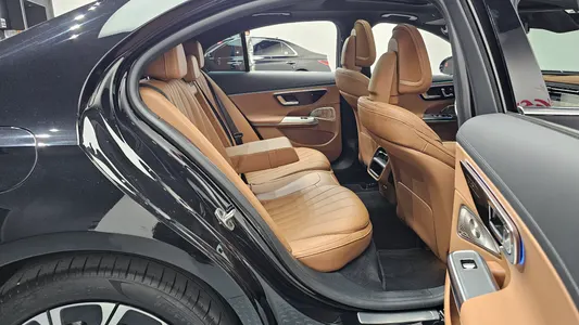 Mercedes-Benz E-Class W214 E300 4MATIC 2024 11
