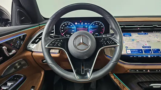 Mercedes-Benz E-Class W214 E300 4MATIC 2024 12