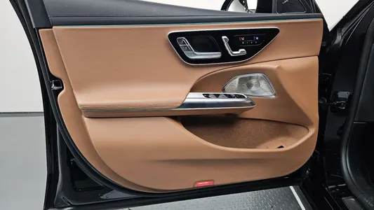 Mercedes-Benz E-Class W214 E300 4MATIC 2024 24