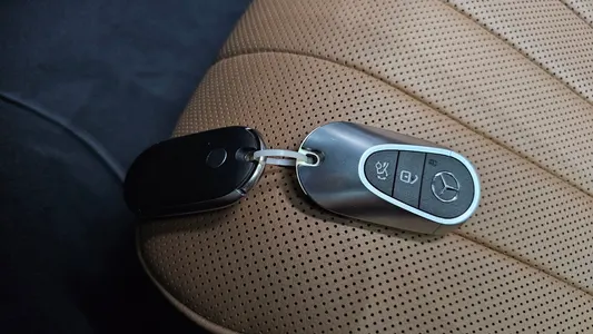 Mercedes-Benz E-Class W214 E300 4MATIC 2024 33