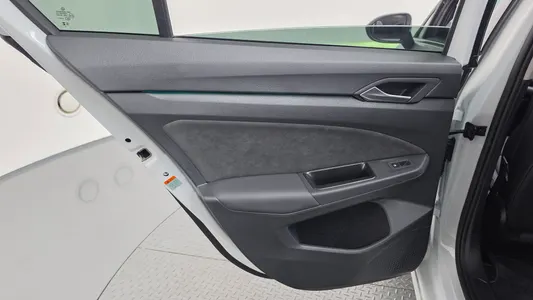 Volkswagen 8 2.0 TDI 2026 25