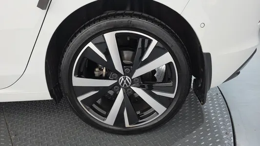 Volkswagen 8 2.0 TDI 2026 21