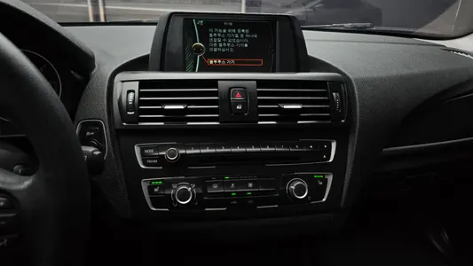 BMW 1 Series (F20) 118d 5 2014 14