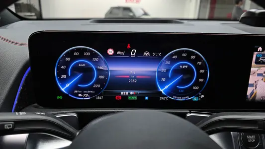 Mercedes-Benz EQB X243 EQB300 4MATIC AMG 2025 8