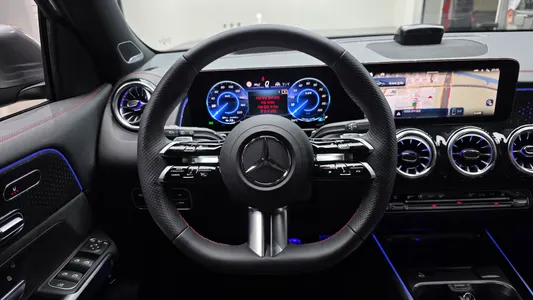 Mercedes-Benz EQB X243 EQB300 4MATIC AMG 2025 14