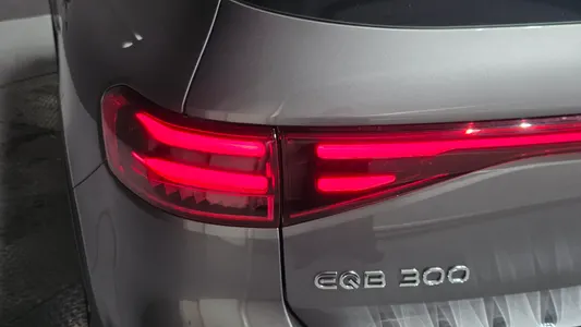 Mercedes-Benz EQB X243 EQB300 4MATIC AMG 2025 23