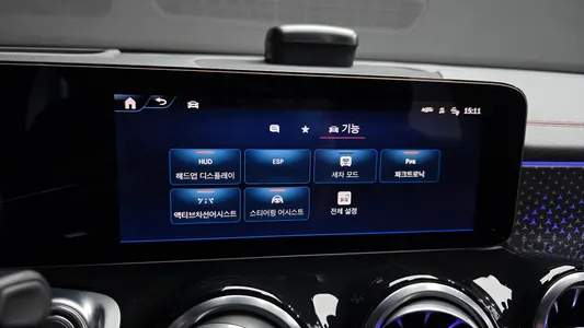 Mercedes-Benz EQB X243 EQB300 4MATIC AMG 2025 32