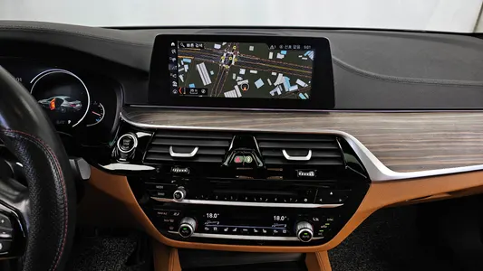 BMW 5 Series (G30) 520d xDrive M 2017 14