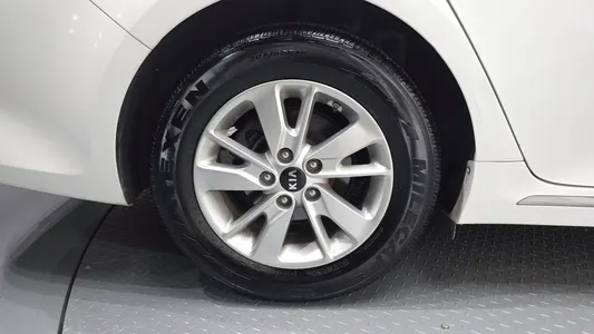 Kia K5 2 1.7 MX 2016 5