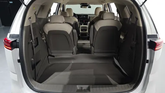 Kia Carnival 9 2023 29