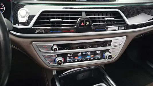 BMW 7 Series (G11) 730d xDrive M 2018 32