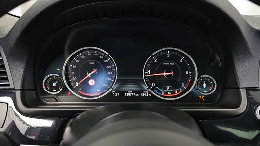 BMW 5 Series (F10) 520d M 2016 8