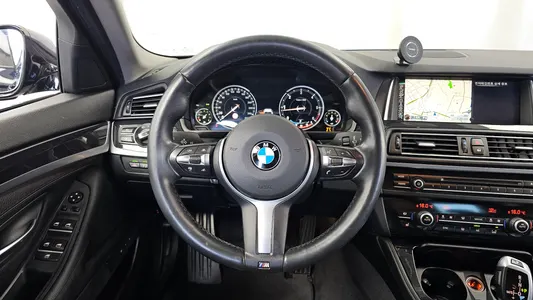 BMW 5 Series (F10) 520d M 2016 13