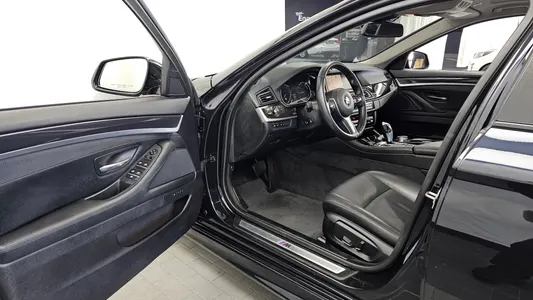 BMW 5 Series (F10) 520d M 2016 10